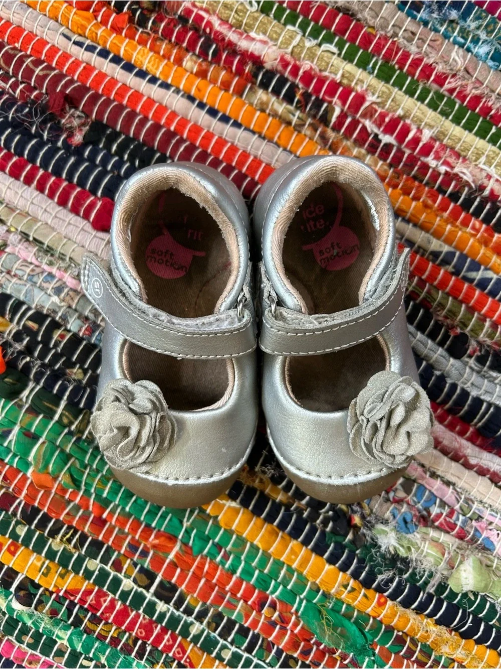 Stride Rite Metallic Silver Mary Jane Shoes with Flower Accent Infant 4.5